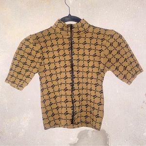 🧚‍♀️3for50$ Zip up patterned tee